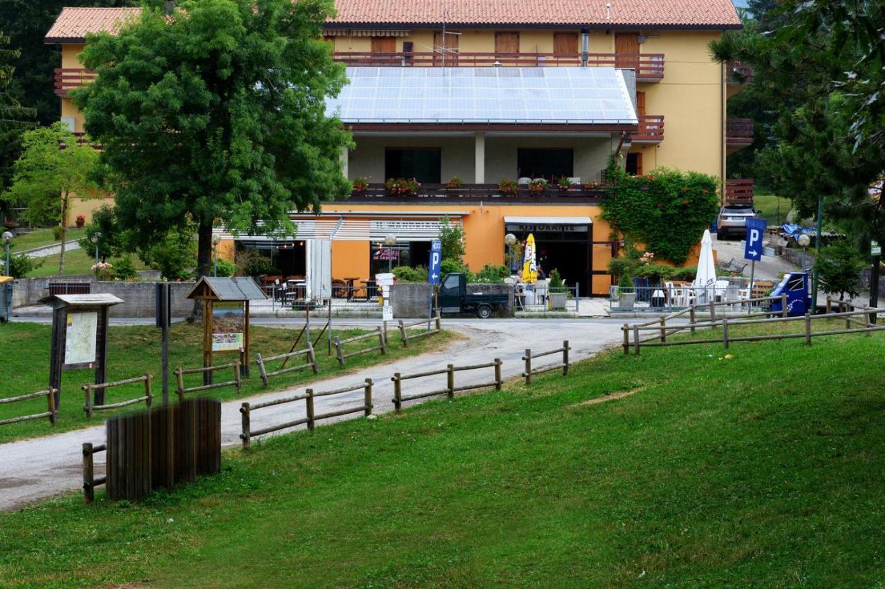 Il Mandriano Hotel Carpegna Bagian luar foto